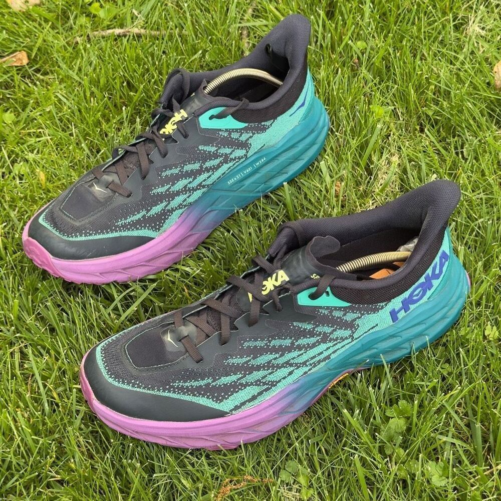 HOKA ONE OKE SPEEDGOAT 5 - Men’s Running Shoes - SIZE 11.5D